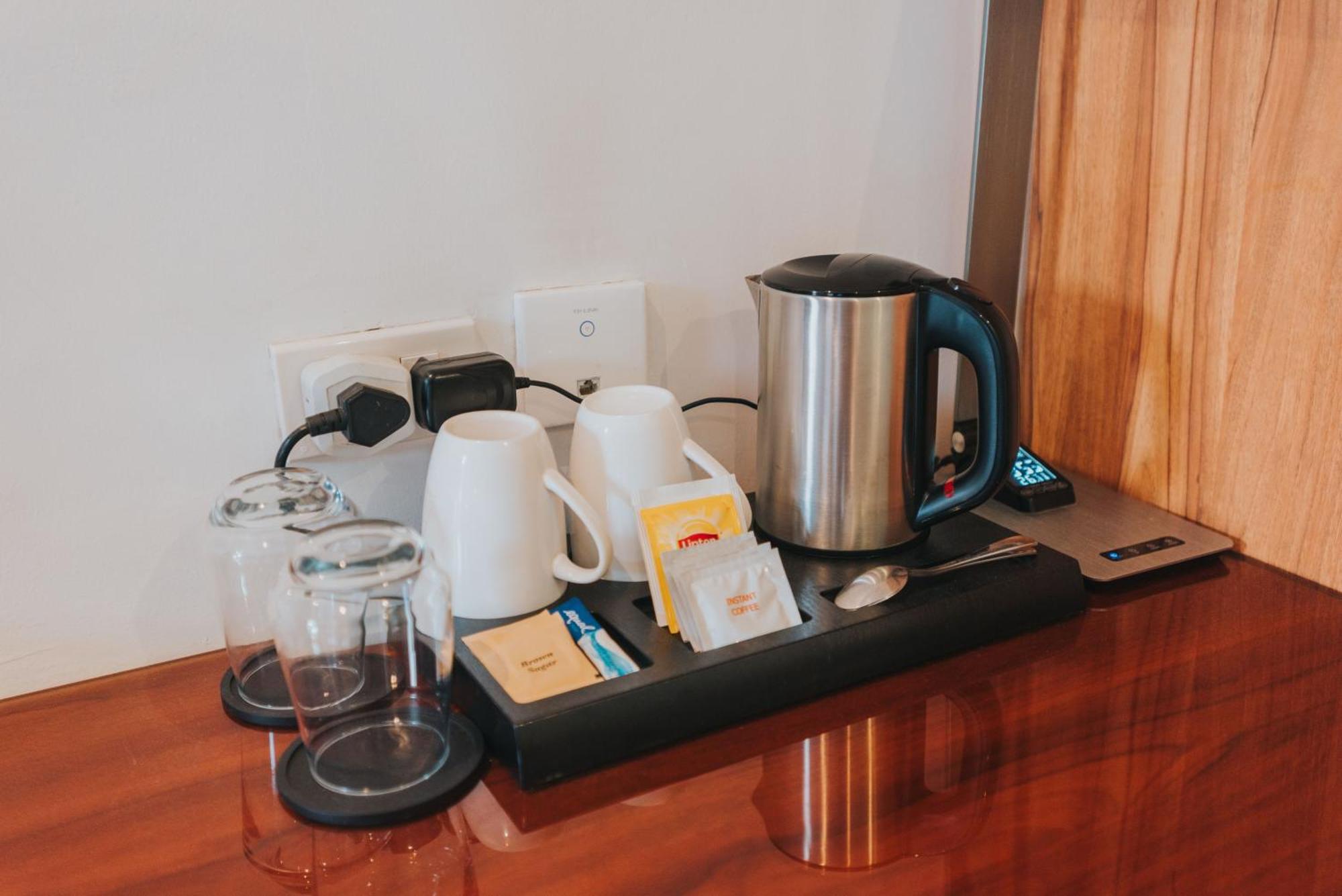 Surestay Plus Hotel By Best Western Ac Luxe Angeles City Экстерьер фото