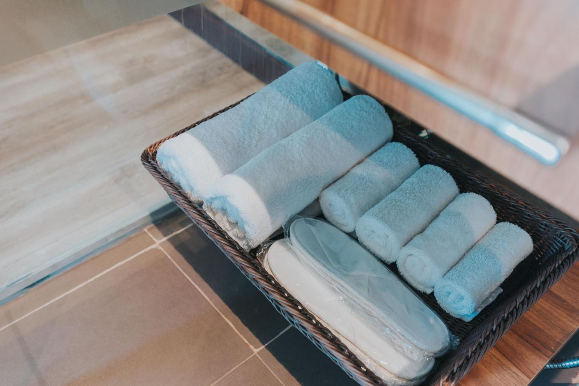 Surestay Plus Hotel By Best Western Ac Luxe Angeles City Экстерьер фото
