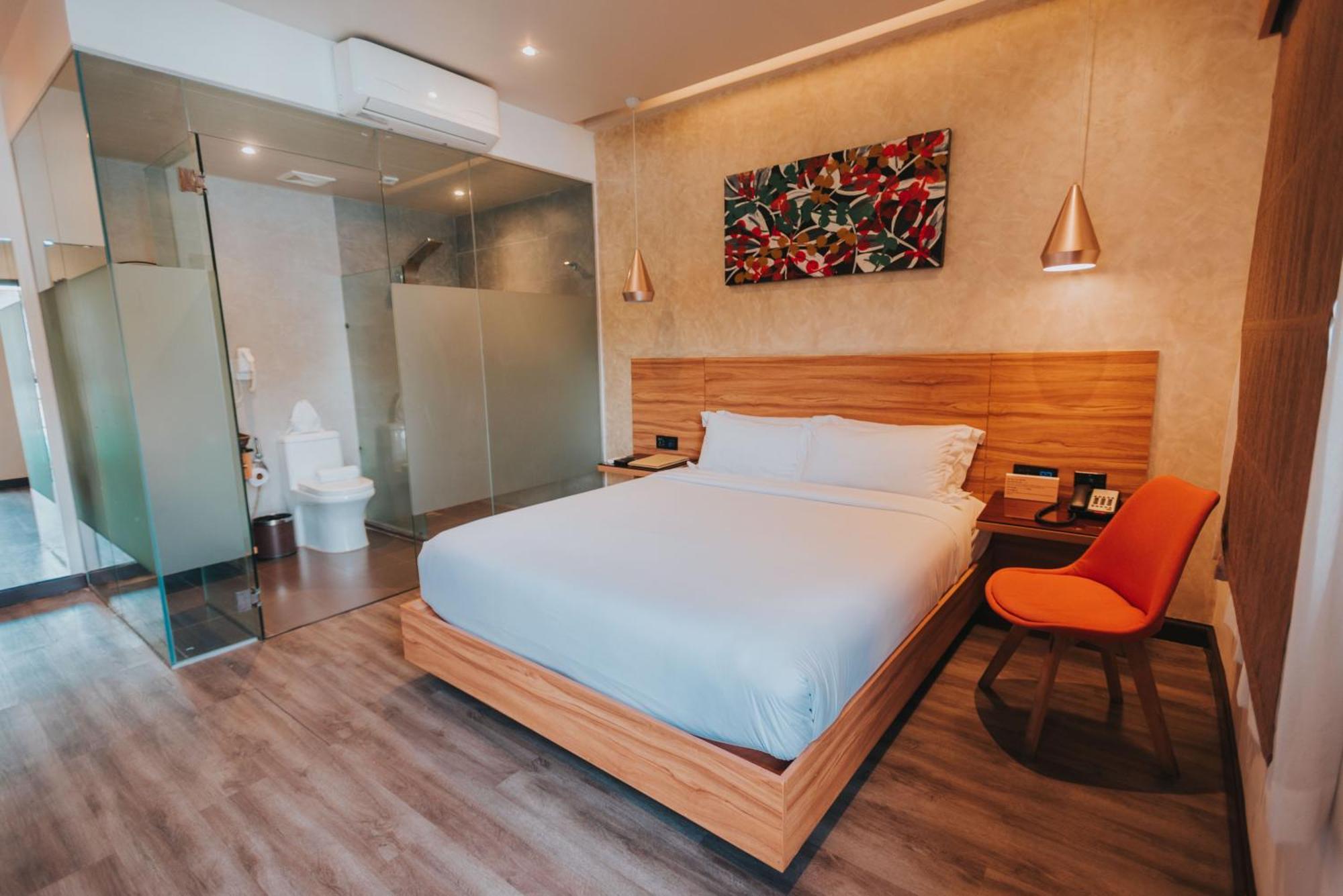 Surestay Plus Hotel By Best Western Ac Luxe Angeles City Экстерьер фото