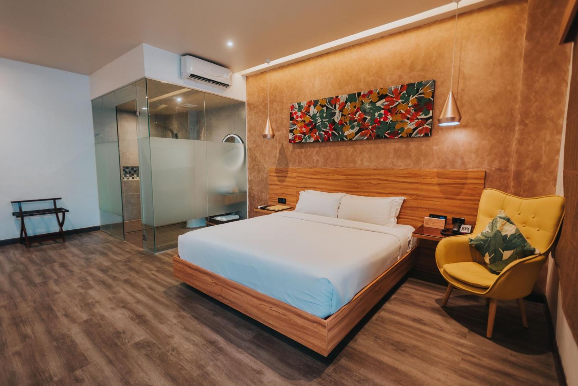 Surestay Plus Hotel By Best Western Ac Luxe Angeles City Экстерьер фото
