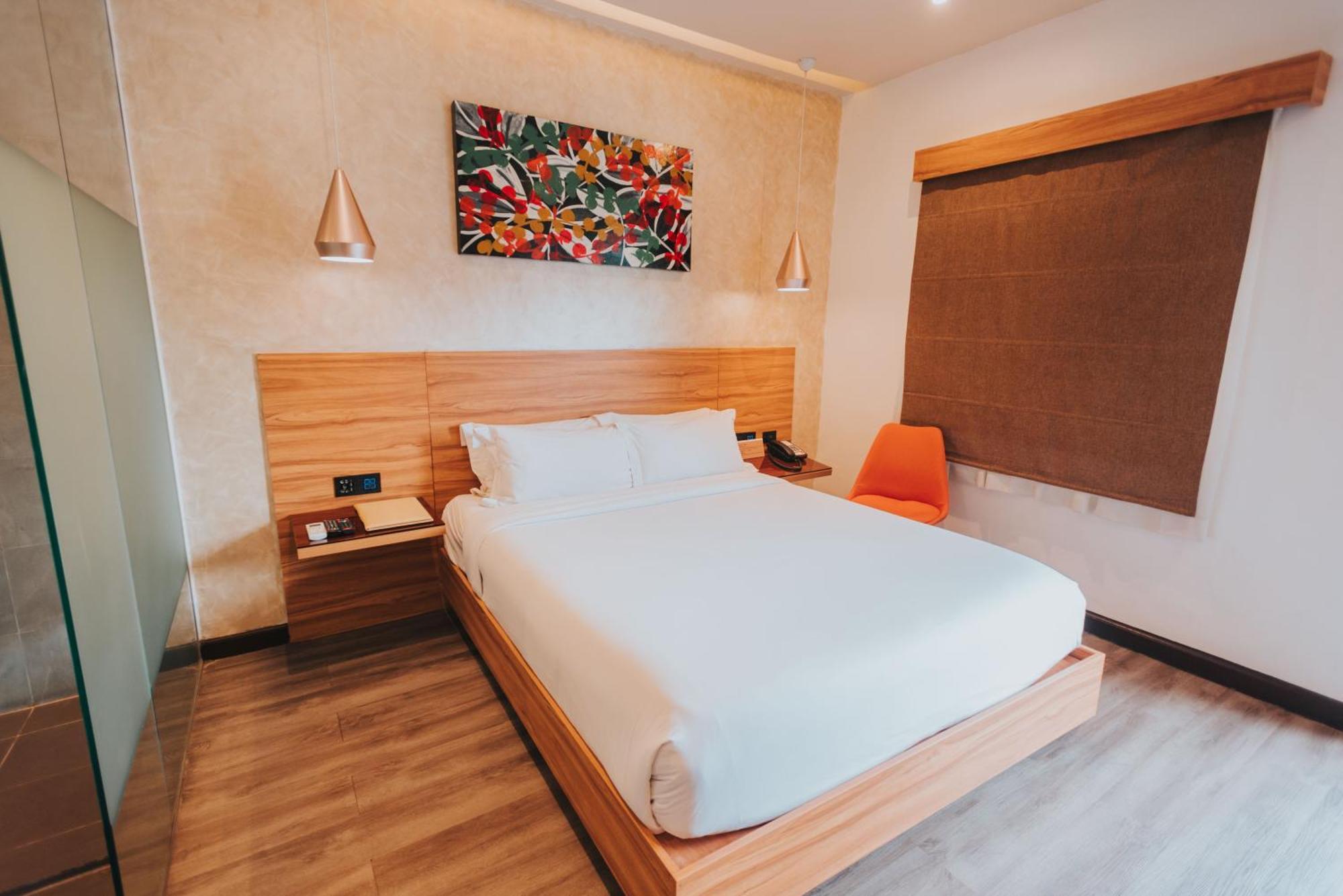 Surestay Plus Hotel By Best Western Ac Luxe Angeles City Экстерьер фото