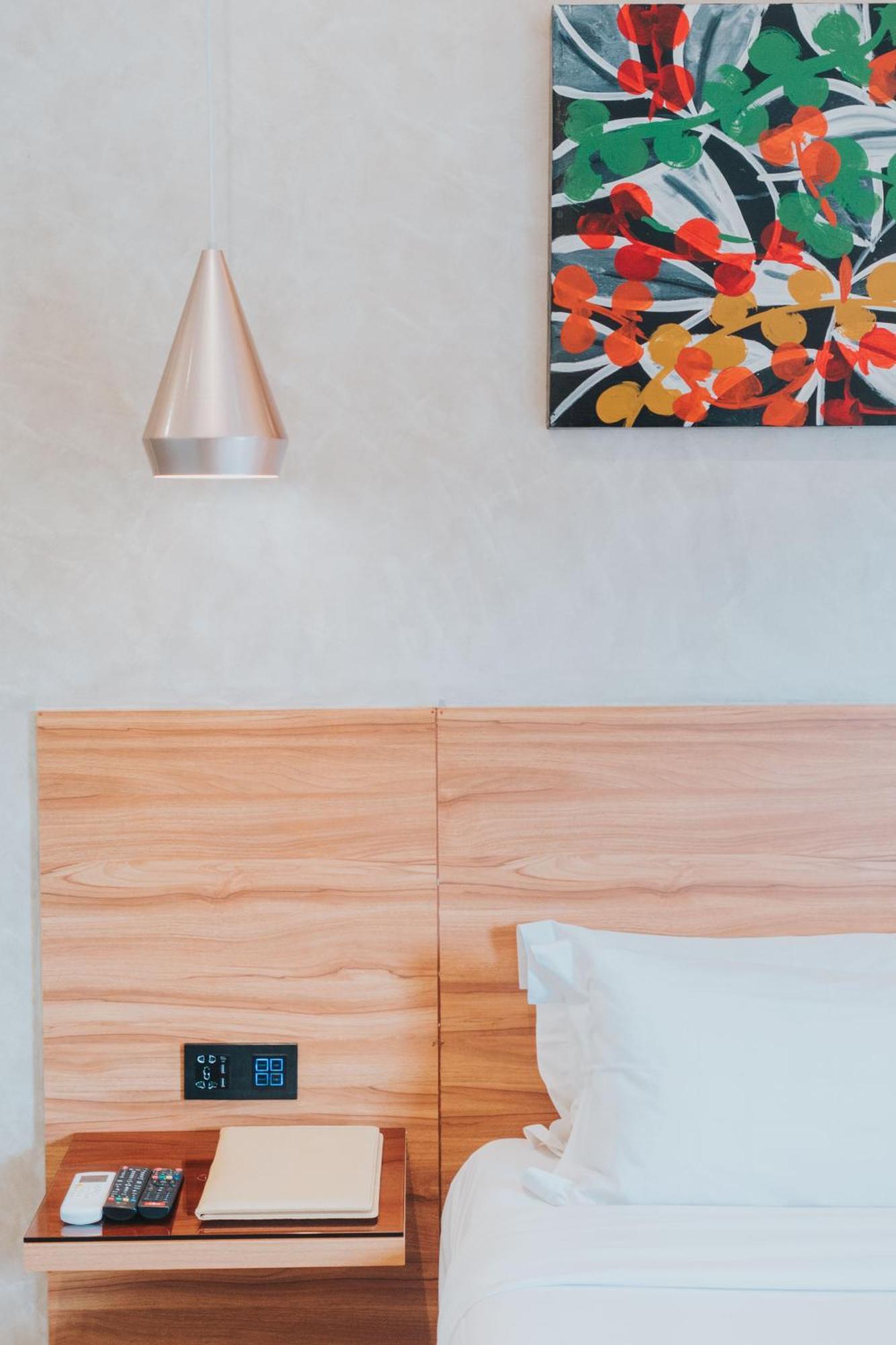 Surestay Plus Hotel By Best Western Ac Luxe Angeles City Экстерьер фото