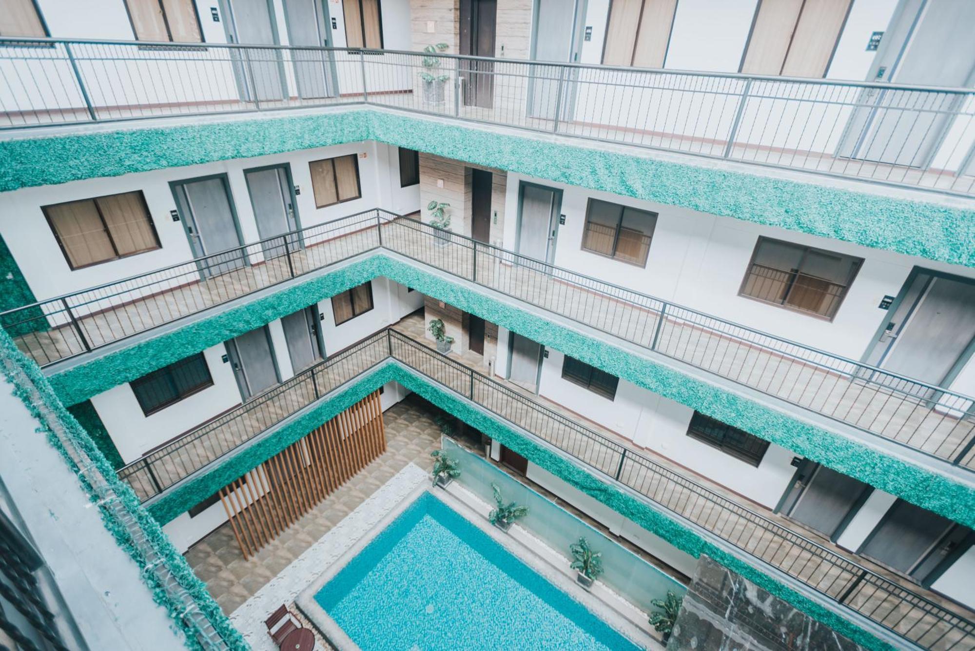 Surestay Plus Hotel By Best Western Ac Luxe Angeles City Экстерьер фото