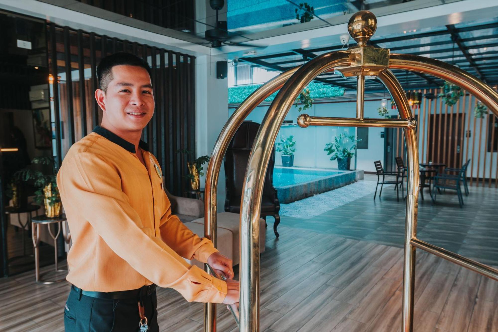 Surestay Plus Hotel By Best Western Ac Luxe Angeles City Экстерьер фото
