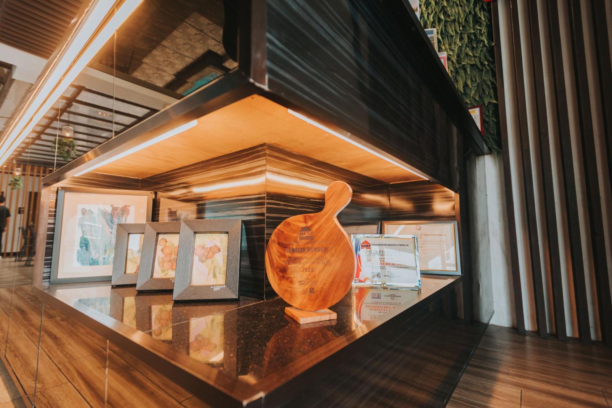 Surestay Plus Hotel By Best Western Ac Luxe Angeles City Экстерьер фото