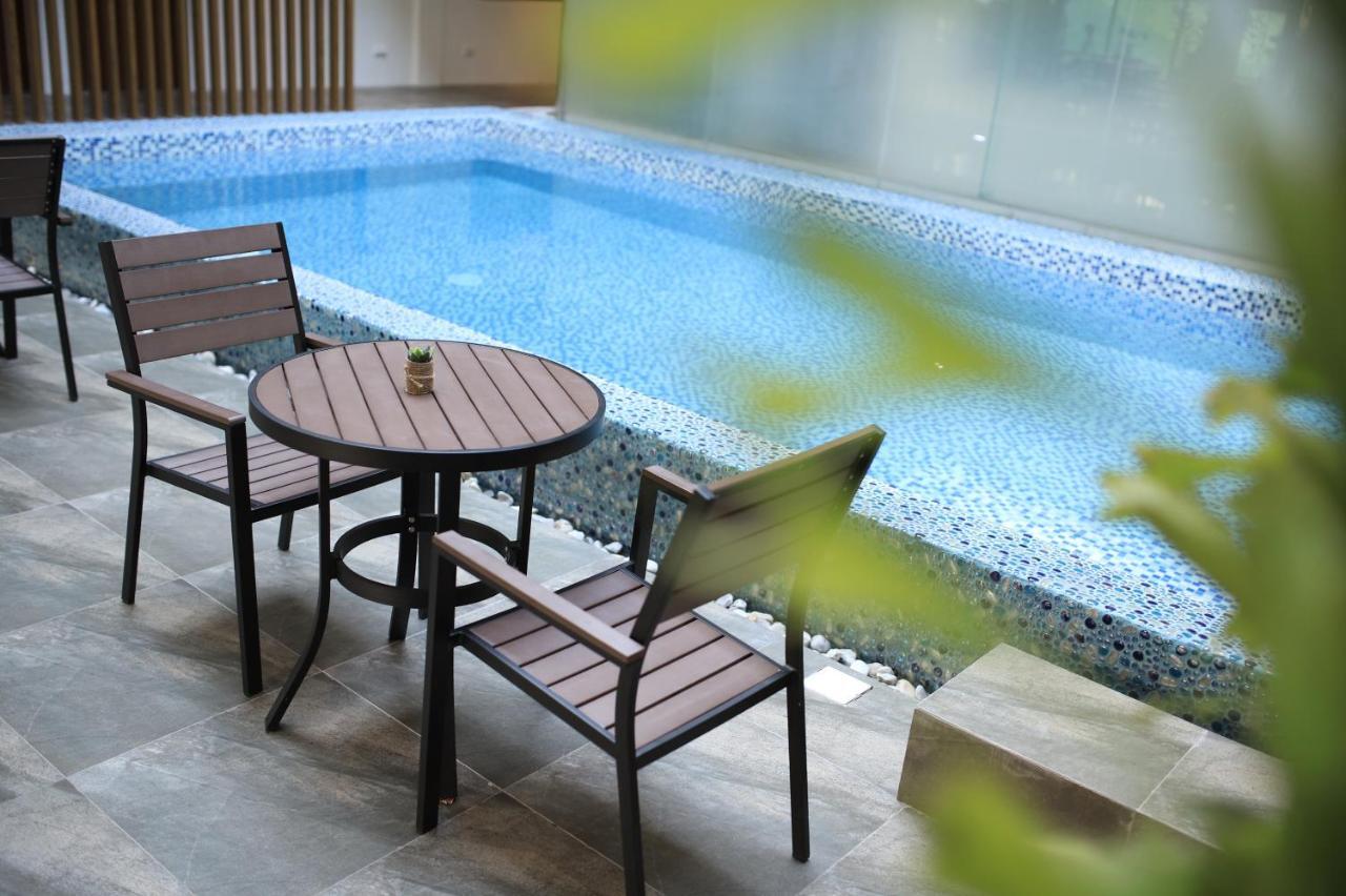 Surestay Plus Hotel By Best Western Ac Luxe Angeles City Экстерьер фото